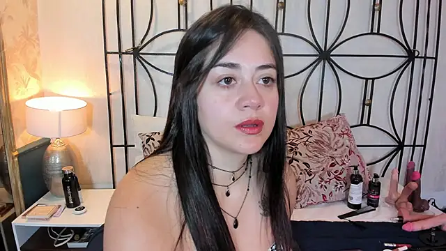 nahomi sweett online show from 09-22-25, 10:54