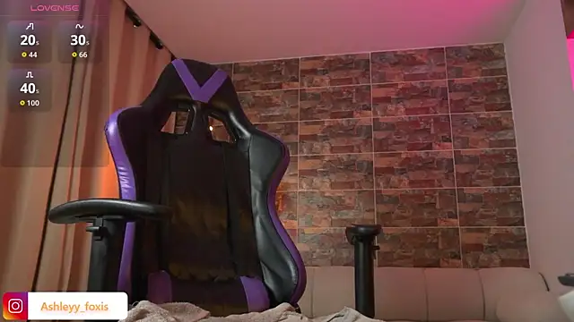 Ashleey Fox online show from 11-07-25, 05:01