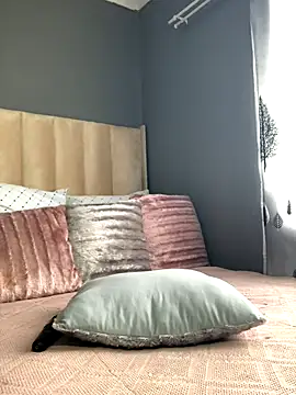 Nicole Liam  online show from 11-08-25, 08:51