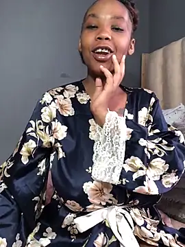 Nicole Liam  online show from 11-16-25, 11:37