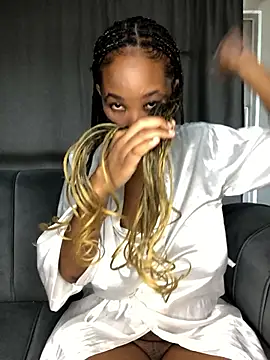 Nicole Liam  online show from 01-18-26, 12:19