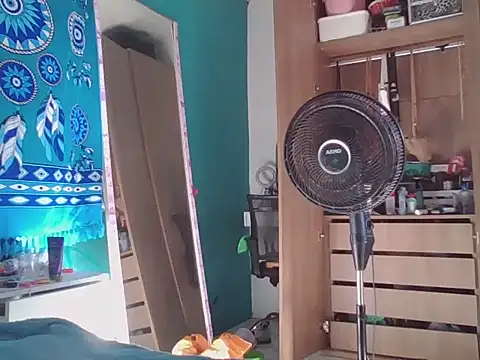 Snapshot of GermanxMD chatting on 09-30-25, 06:58 GermanxMD online show from 09-30-25, 06:58