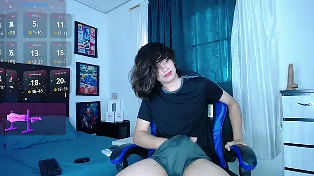 Snapshot of andyboy- chatting on 07-27-26, 10:39 andyboy- online show from 07-27-26, 10:39