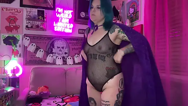 CherryBombBomb online show from 10-28-25, 04:57