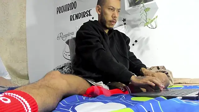 Aronxxs online show from 09-30-25, 09:37