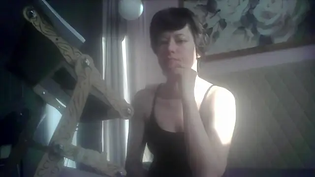 Snapshot of SunElizabeth chatting on 05-22-26, 02:31 SunElizabeth online show from 05-22-26, 02:31