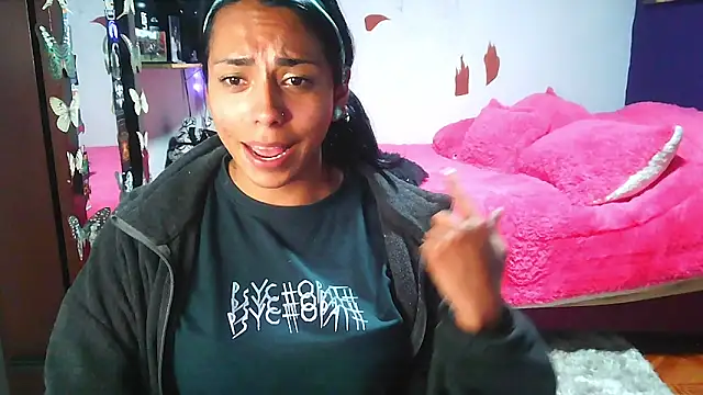 Snapshot of arlette_sweet01 chatting on 03-25-26, 03:28 arlette sweet01 online show from 03-25-26, 03:28