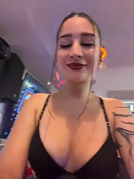 Mon Cherry online show from 04-30-26, 01:23