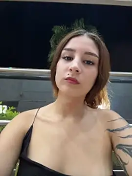 Snapshot of Mon_Cherry chatting on 02-12-26, 01:38 Mon Cherry online show from 02-12-26, 01:38