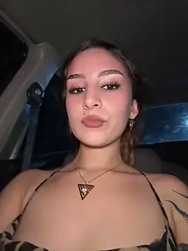 Snapshot of Mon_Cherry chatting on 11-12-25, 01:21 Mon Cherry online show from 11-12-25, 01:21