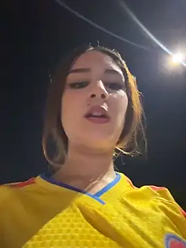 Snapshot of Mon_Cherry chatting on 03-27-26, 01:14 Mon Cherry online show from 03-27-26, 01:14