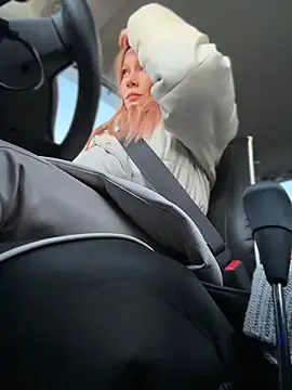 Snapshot of LavenderHot chatting on 02-22-26, 01:52 LavenderHot online show from 02-22-26, 01:52