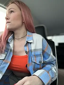 Snapshot of LavenderHot chatting on 02-15-26, 02:34 LavenderHot online show from 02-15-26, 02:34