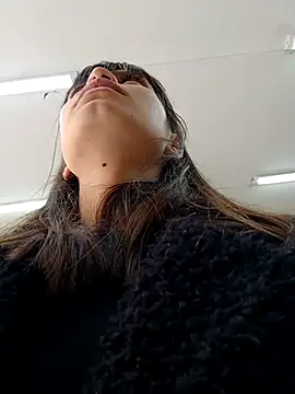 Snapshot of Violeta_12- chatting on 10-07-25, 04:19 Violeta 12- online show from 10-07-25, 04:19