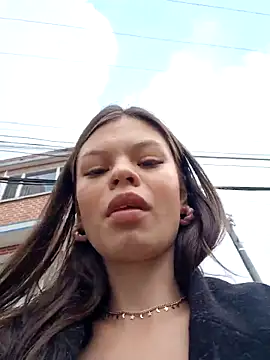 Snapshot of Violeta_12- chatting on 02-15-25, 03:50 Violeta 12- online show from 02-15-25, 03:50