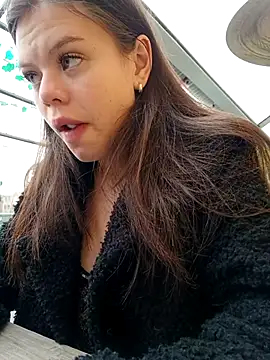 Snapshot of Violeta_12- chatting on 03-04-25, 10:27 Violeta 12- online show from 03-04-25, 10:27