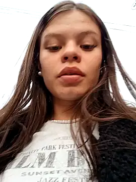Snapshot of Violeta_12- chatting on 03-20-25, 05:25 Violeta 12- online show from 03-20-25, 05:25