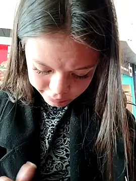 Snapshot of Violeta_12- chatting on 02-03-25, 04:31 Violeta 12- online show from 02-03-25, 04:31