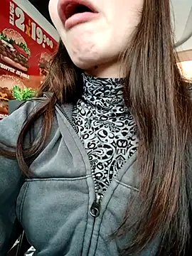 Snapshot of Violeta_12- chatting on 02-21-25, 05:31 Violeta 12- online show from 02-21-25, 05:31