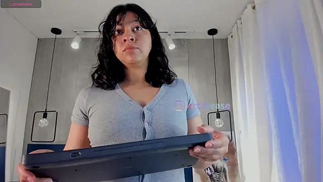  julietta online show from 01-14-26, 12:42