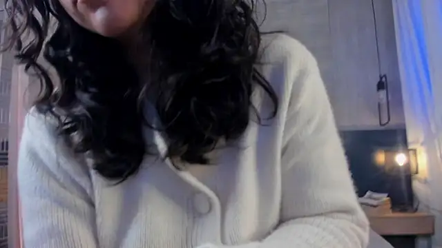 Snapshot of _julietta chatting on 07-25-26, 12:44 julietta online show from 07-25-26, 12:44