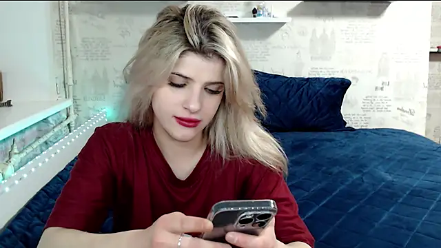 Snapshot of AleksandraFlores chatting on 04-02-26, 10:16 AleksandraFlores online show from 04-02-26, 10:16