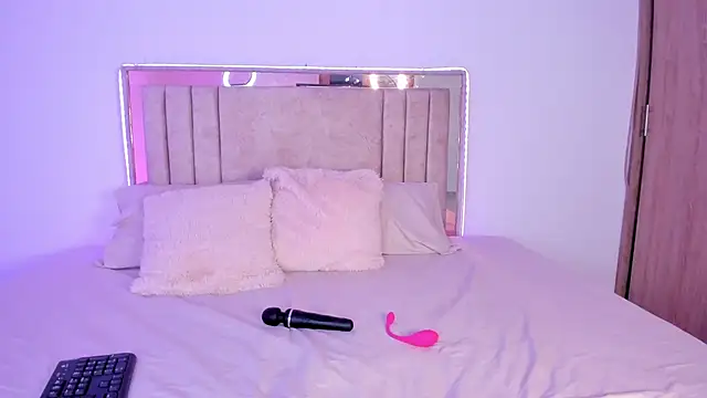 Deiisy Queen online show from 11-19-25, 07:47