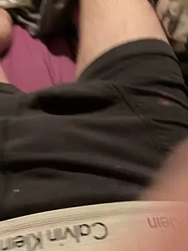 Snapshot of Straightlad95 chatting on 10-27-25, 12:33 Straightlad95 online show from 10-27-25, 12:33