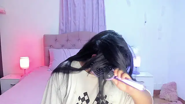 Latinabombsheell online show from 11-19-25, 07:03