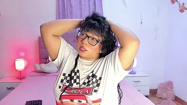 Latinabombsheell online show from 11-18-25, 06:06