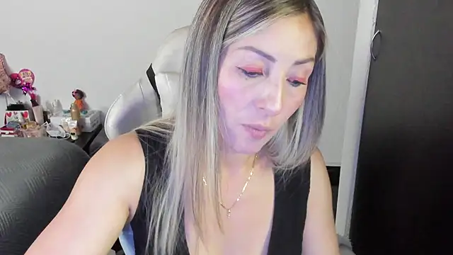 Andreina Suann online show from 12-15-25, 12:33