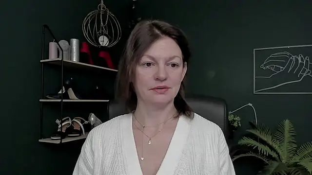 VivianWILD online show from 11-25-25, 06:47