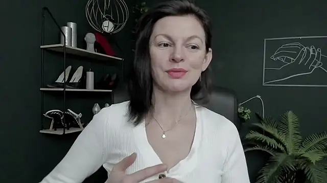 VivianWILD online show from 02-26-26, 07:41