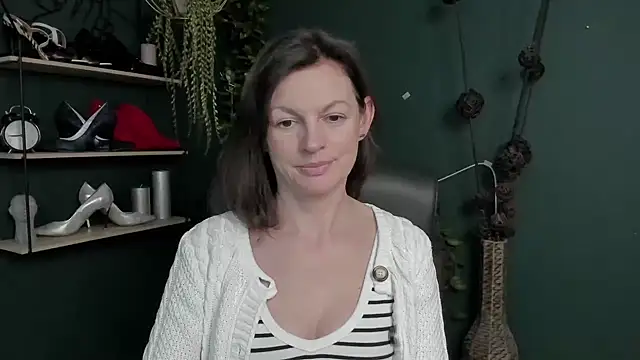 VivianWILD online show from 03-11-25, 10:18