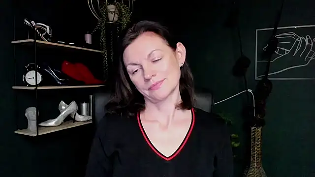 VivianWILD online show from 03-17-25, 06:29