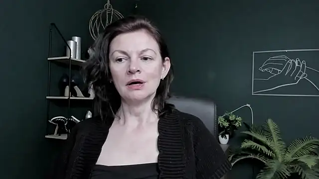VivianWILD online show from 05-19-26, 06:31