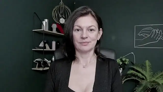 VivianWILD online show from 03-12-26, 06:39