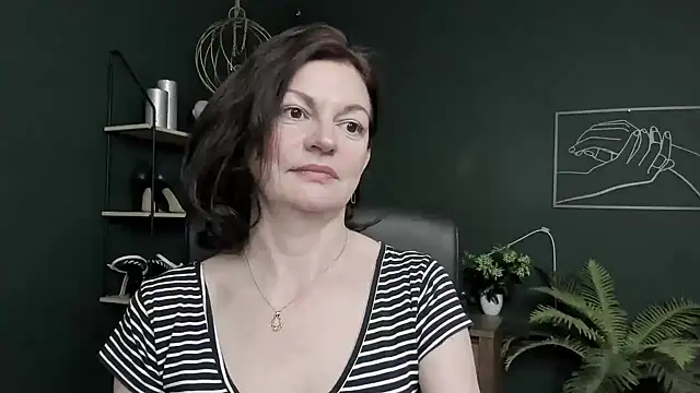 VivianWILD online show from 05-21-26, 06:33