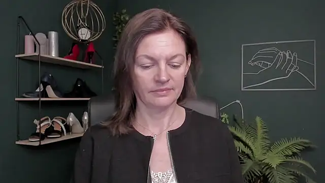 VivianWILD online show from 11-12-25, 09:13