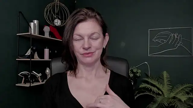 VivianWILD online show from 01-16-26, 07:01