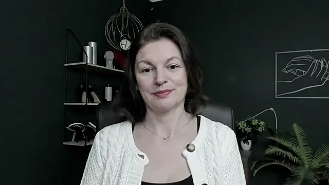 VivianWILD online show from 04-30-26, 06:42