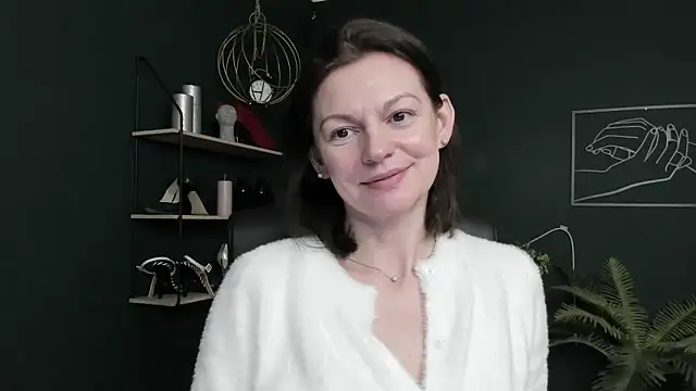 VivianWILD online show from 04-13-26, 05:44