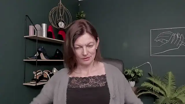 VivianWILD online show from 11-24-25, 08:03