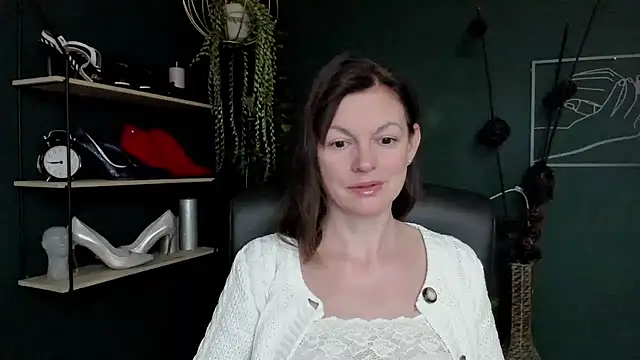 VivianWILD online show from 03-19-25, 06:57