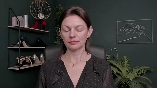 VivianWILD online show from 11-13-25, 07:34