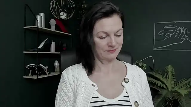 VivianWILD online show from 02-25-26, 07:52