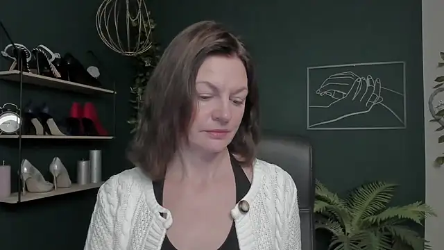 VivianWILD online show from 11-10-25, 07:35