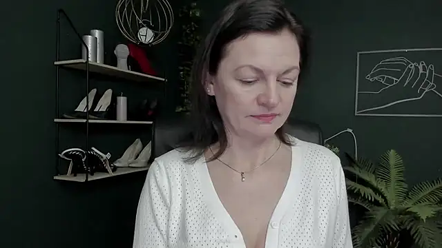 VivianWILD online show from 02-28-26, 06:57