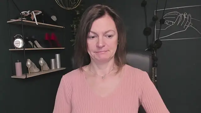 VivianWILD online show from 10-15-25, 06:00