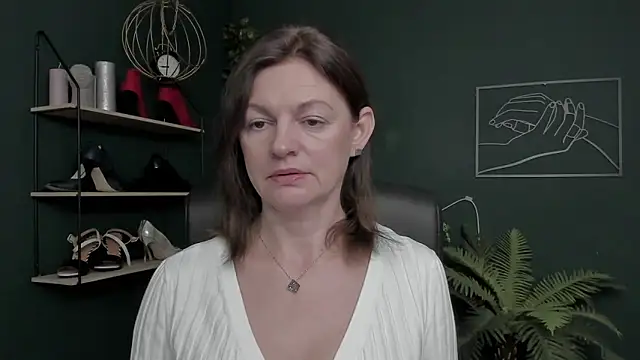 VivianWILD online show from 11-14-25, 08:18